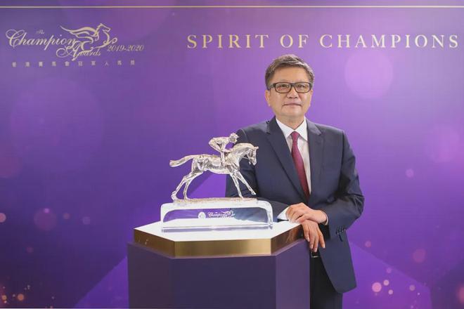 戴眼罩夺魁家族曾养香港马王凯发K8国际娱乐王经纬赛驹(图4)
